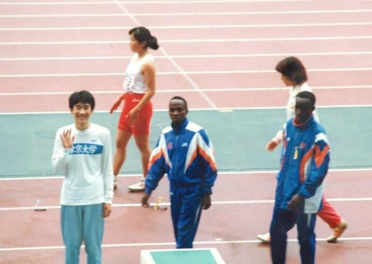 1999年の関東インカレ2部5000mの表彰式。留学生とも互角の勝負を見せるなど、新妻の走力は学生トップ級だった／本人提供
