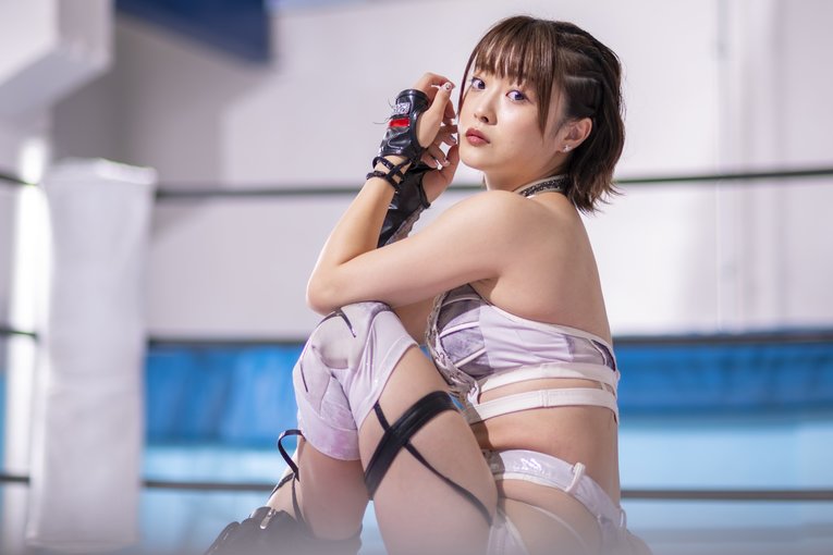 スターダムの“妖精”なつぽいが夢見る新たなベルトと“自分だけのプロレス”「性格悪いも褒め言葉です」《特別グラビア＋インタビュー》(9)