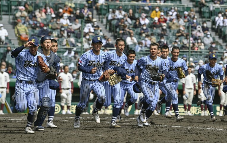 4強進出を決めた東海大相模ナイン©Kyodo News