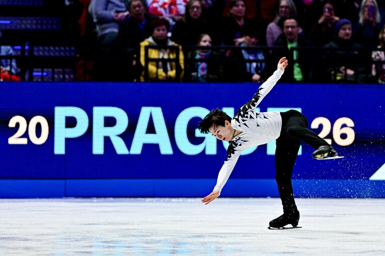 SPではアクセルで珍しいミスが出た鍵山　©AFLO