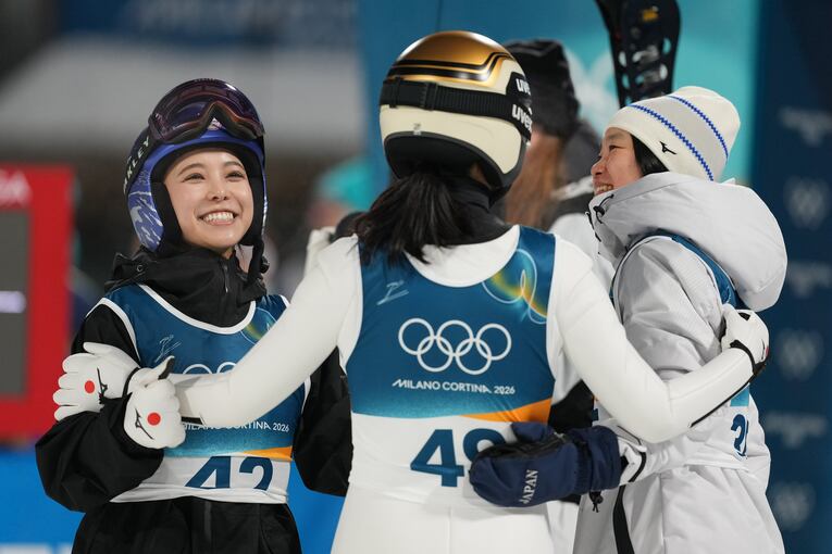 ミラノ・コルティナ五輪女子ノーマルヒルの現地写真【スワイプするとそのほかの写真もご覧になれます】　©Tsutomu Kishimoto／JMPA