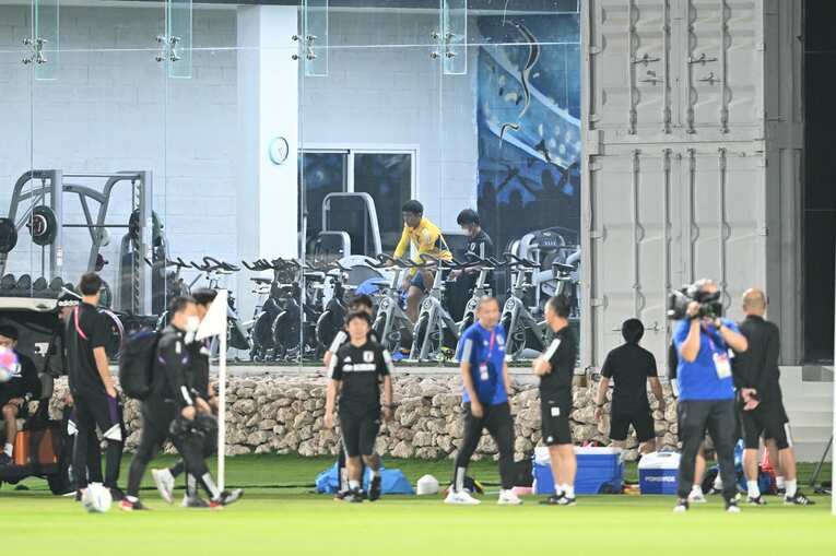 29日、別メニューをこなす遠藤　©Takuya Kaneko／JMPA