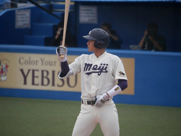 巧打好守の大型ショートとして熱視線が送られる宗山塁（明治大3年）©︎PPAB-lab.