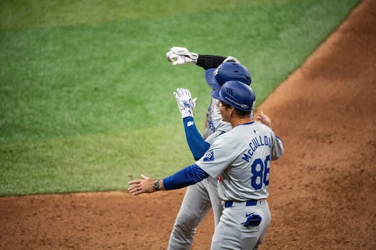 ドジャース移籍後、初打点後のポーズ　©Nanae Suzuki