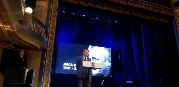 追悼セレモニーに出席した反町康治JFA技術委員長　©Shuichi Tamura