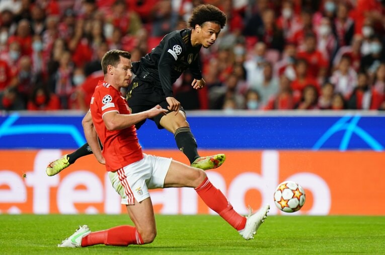 右サイドでのプレーに苦しんでいたサネだが、今季は左サイドで持ち味を発揮している©Getty Images