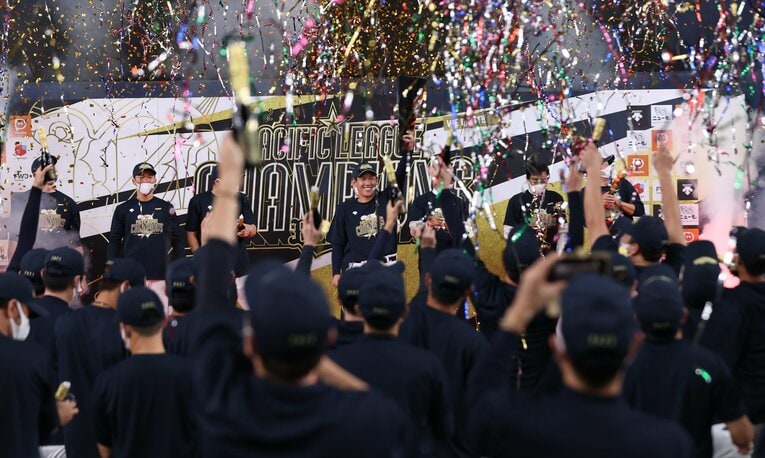 優勝祝賀会の様子　©JIJI PRESS