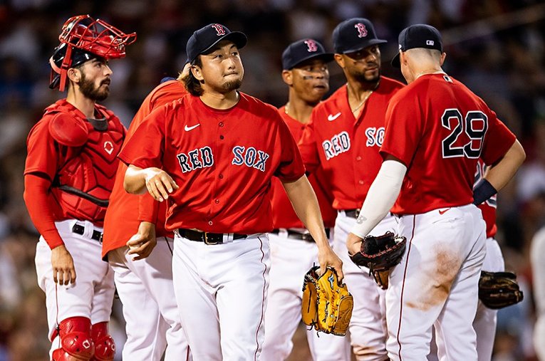 パワーピッチでメジャーの強打者と渡り合っている澤村拓一。安定感が増せば“勝ちパターン”の一角に入るかもしれない ／ photograph by Winslow Townson/Getty Images