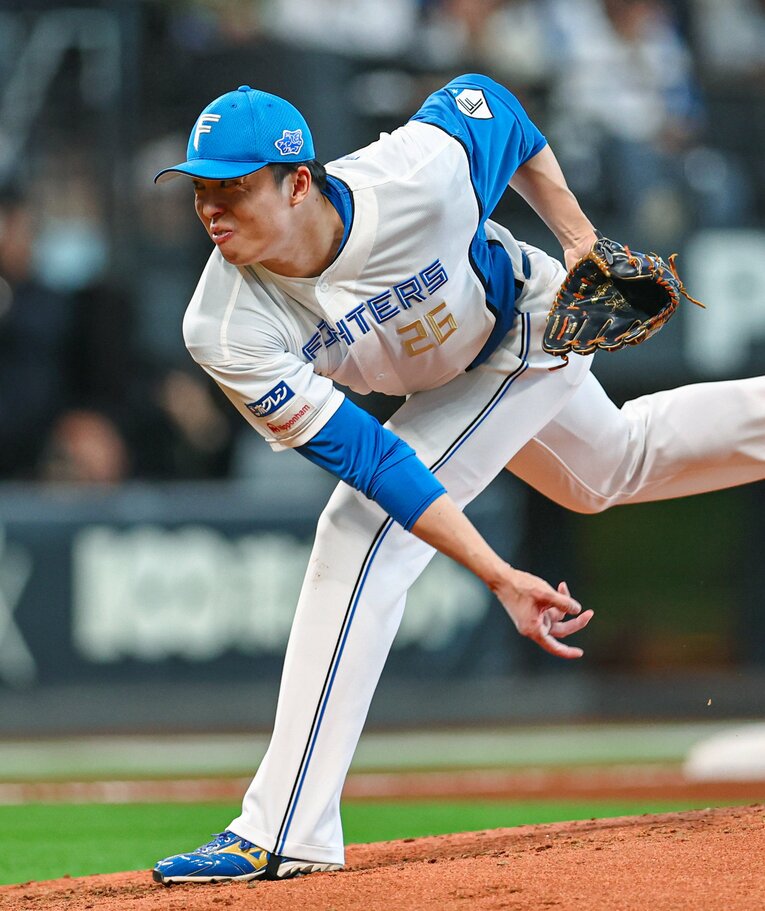 マリーンズとのCSファーストシテージ第3戦で力投した田中　©︎JIJI PRESS