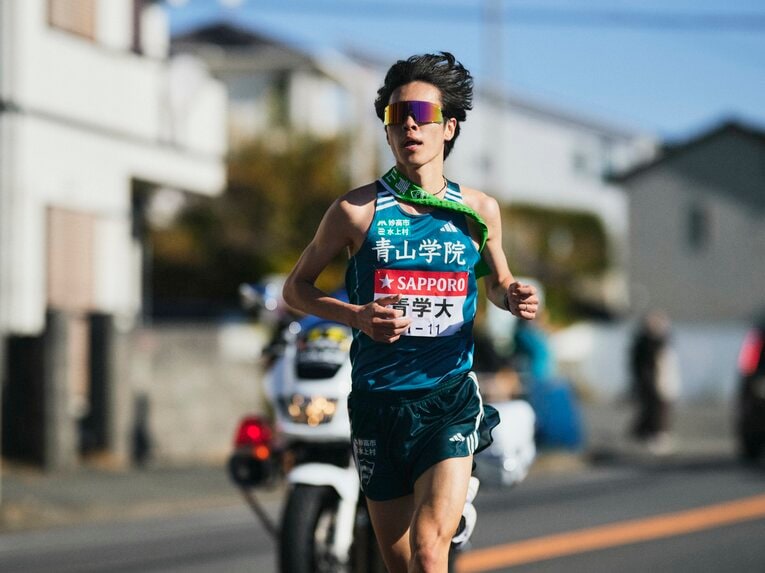 4区区間賞の青学大・太田蒼生（4年）。左手薬指に指輪が光る【2枚目／全2枚】　©Yuki Suenaga