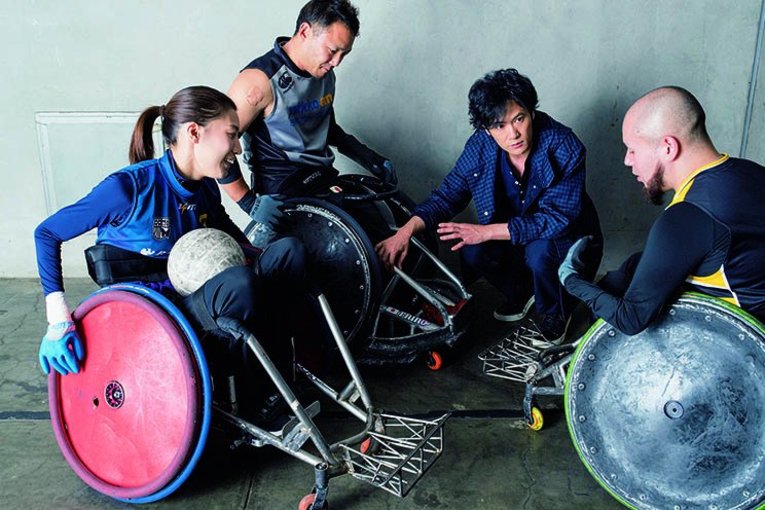 稲垣に車いすラグビーの魅力を語る（左から）倉橋香衣、池透暢、乗松聖也　©︎Asami Enomoto