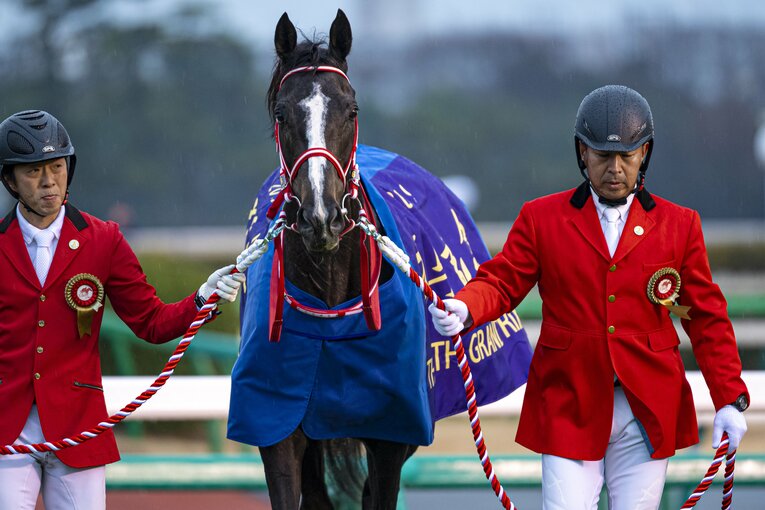 リスグラシューは宝塚記念、豪コックスプレート、有馬記念とGI3連勝で引退した　©Sports Graphic Number