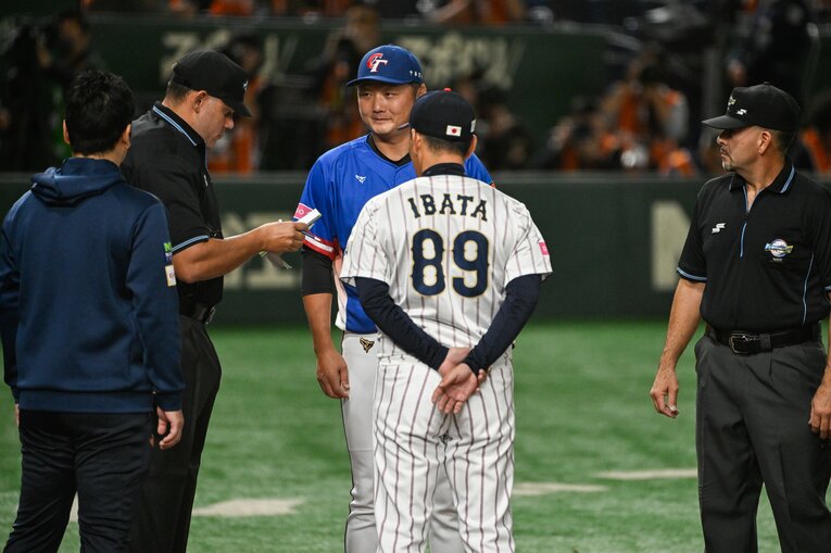 第3戦、試合前に決勝進出が決まった台湾代表・曽監督は急遽先発投手変更という策を打ってきた　©Nanae Suzuki