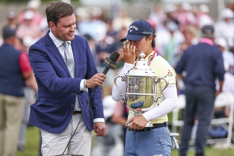 トロフィーを手に涙するシーンも　©︎USGA