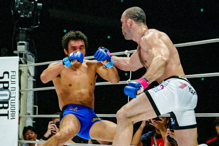 2004年8月、近藤有己と対戦したシウバ　©Susumu Nagao