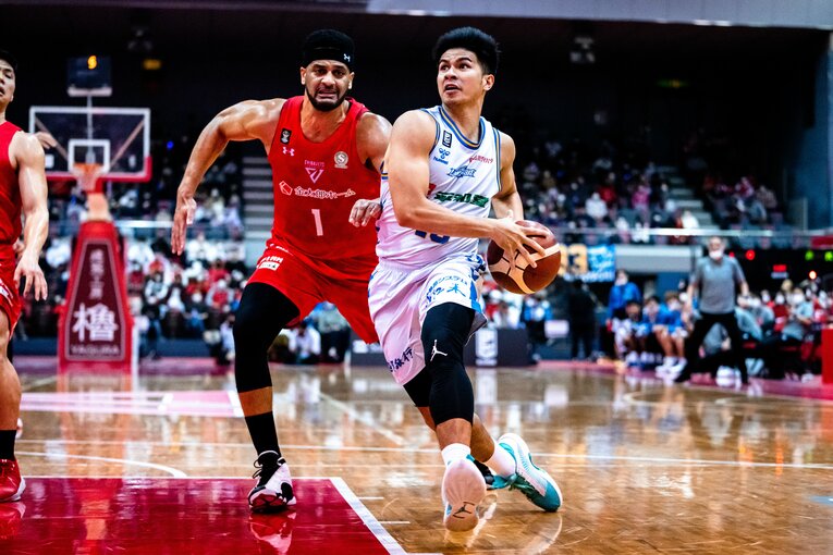 フィリピン代表のキャプテンを務め、母国では絶大な人気を誇るアスリートであるキーファー・ラベナ