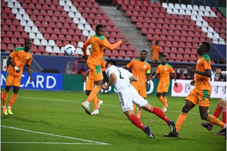 連係不足は“想定内” 19歳久保建英が森保Jで見せた「身体能力差を埋める」クレバーな技術(56) ／ photograph by JFA