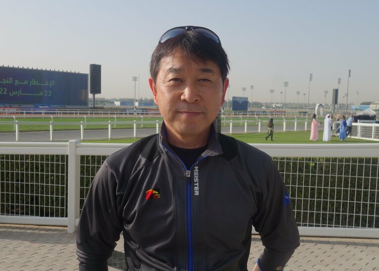 シュネルマイスター、ユーバーレーベンを管理する手塚調教師は「十分に通用する」とコメント　©Satoshi Hiramatsu