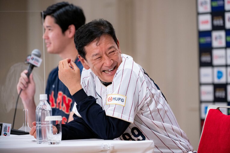 1月6日の会見での大谷翔平の”ツンデレ発言”に思わず苦笑いを浮かべる栗山英樹監督　©︎Nanae Suzuki