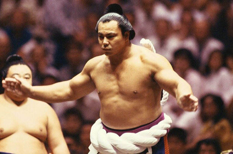 昨年4月に話題となった千代の富士の「鋼の肉体」。現役当時を知らない世代も写真や映像などからファンとなるケースが続出している ／ photograph by AFLO