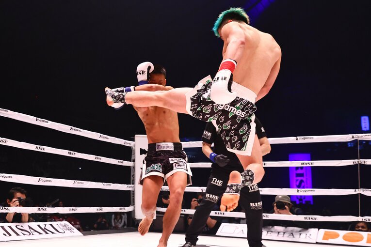 那須川天心のRISE卒業試合、“親子喧嘩”大苦戦の収穫とは？ 6.19武尊戦「何が何でも勝つ」発言から読み解く、大一番の戦術(10)