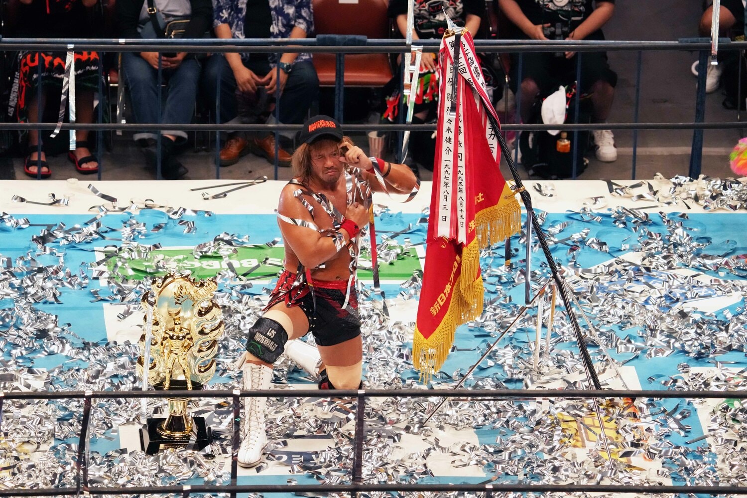 リング上で得意のポーズを決める内藤哲也