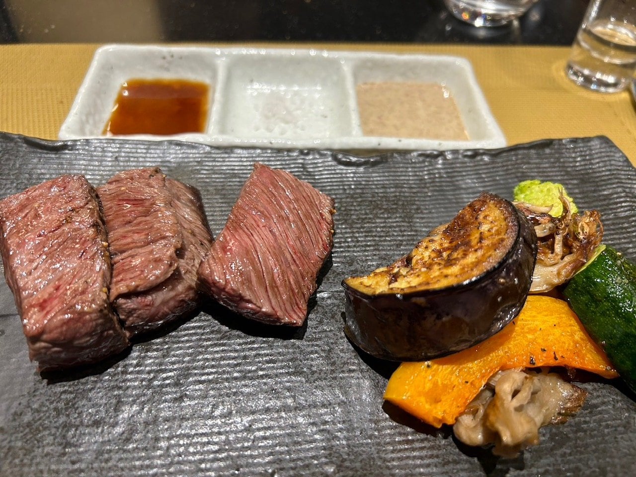 「KAZUMI」ではどの料理も絶品だった。写真はメインの牛肉