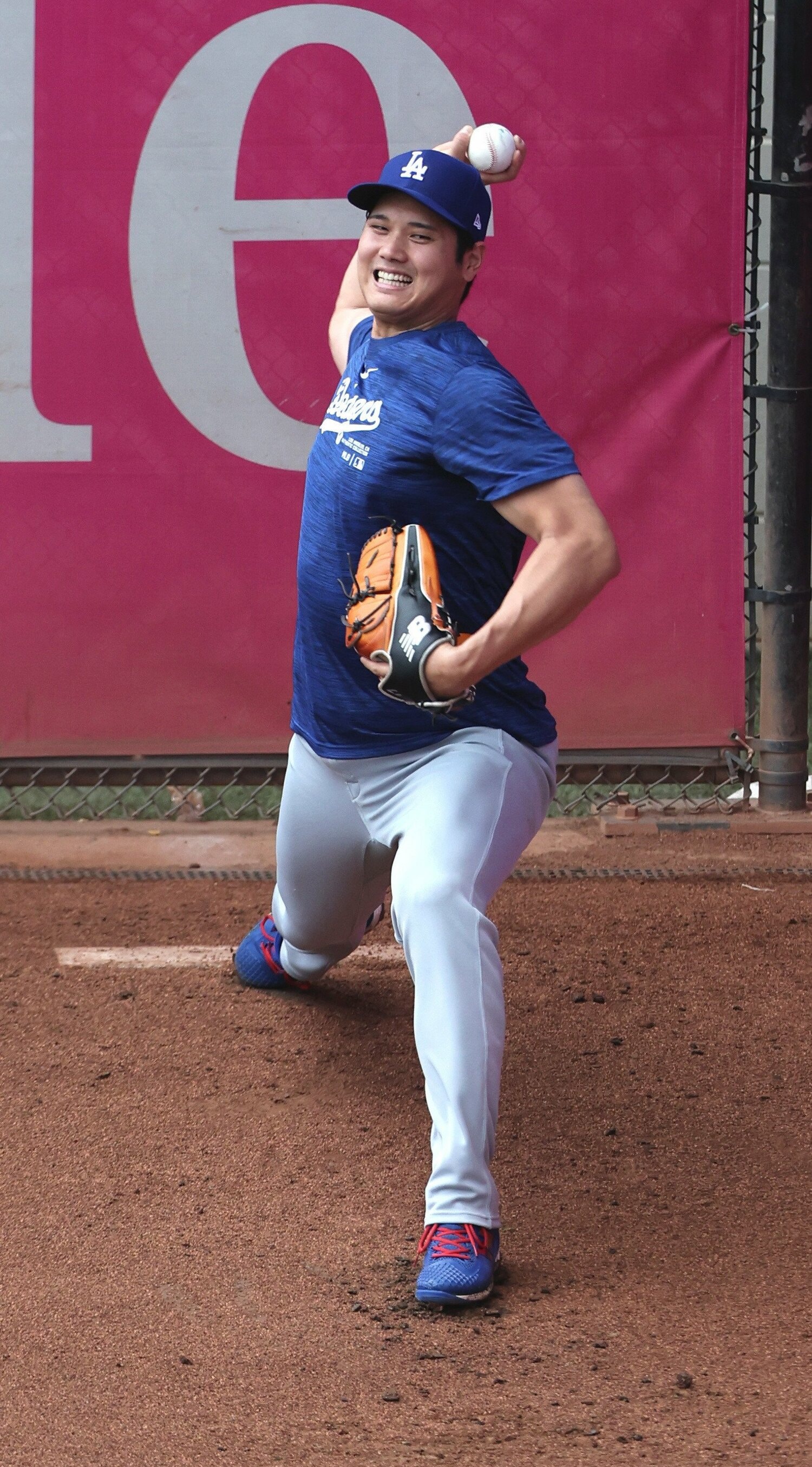 今年9月にブルペンで投球練習を行う大谷翔平　©JIJI PRESS