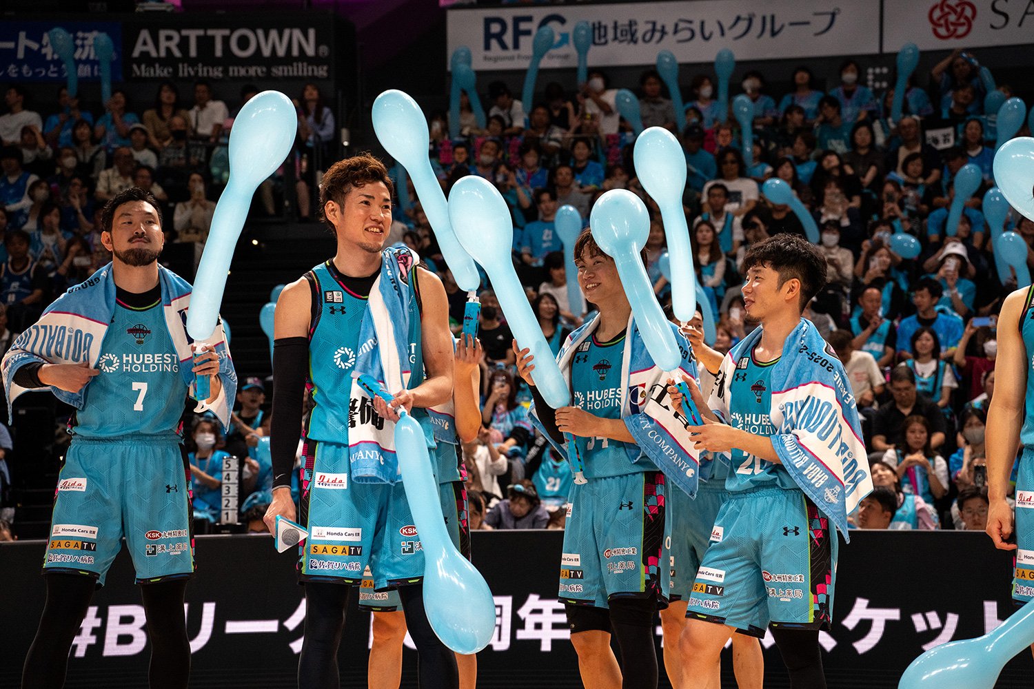 試合終了後はバルーナーズらしく風船を飛ばすパフォーマンスを ©Shiro Miyake