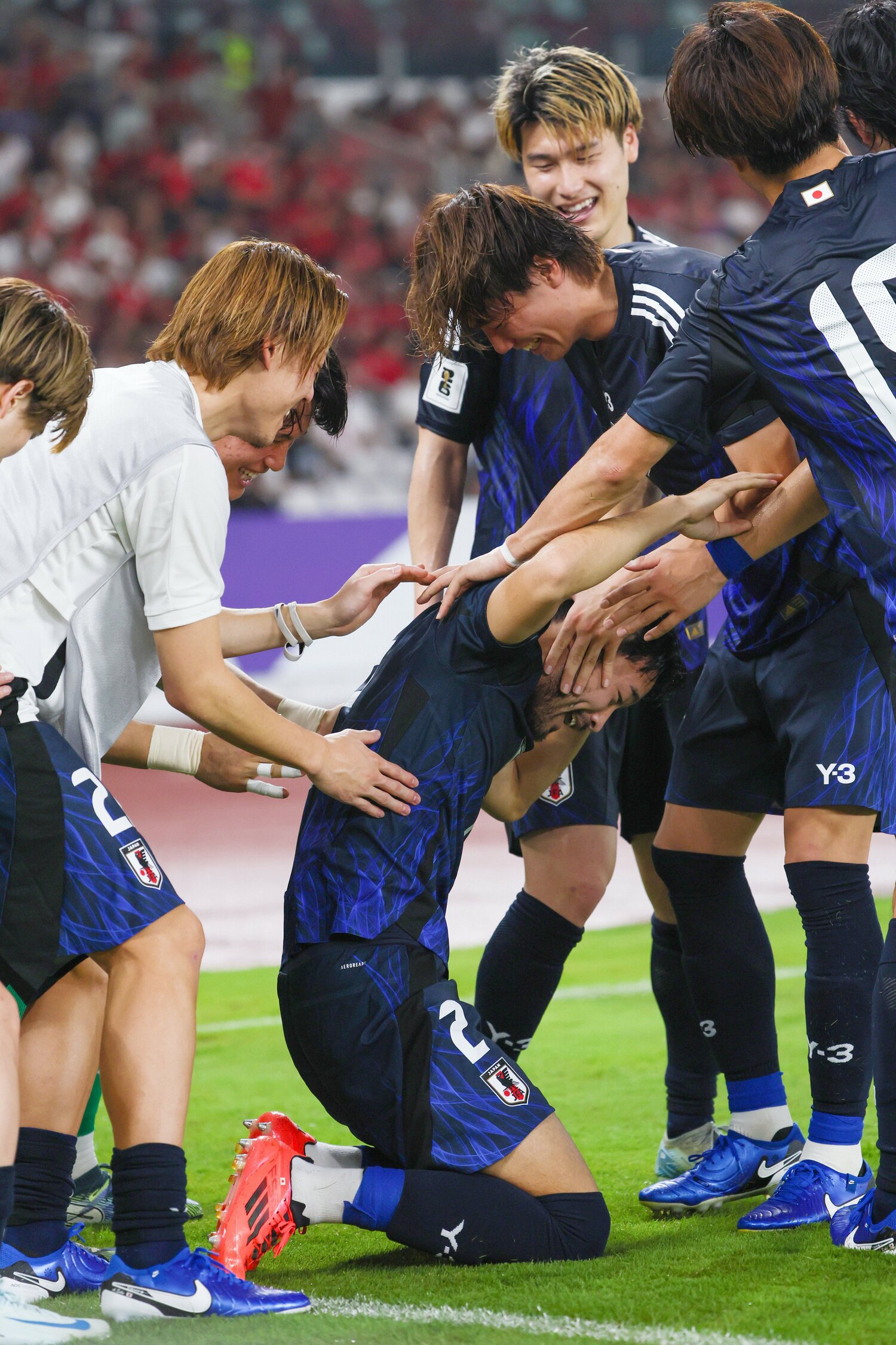 「全員が僕を励ましてくれる」と語った菅原由勢　©JIJI PRESS