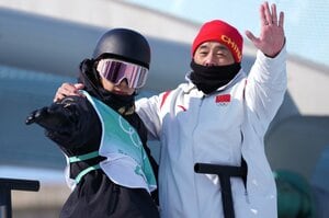 「日本人と一緒で大丈夫？」差別を乗り越え、中国代表シャオミンを金メダルに導いたスノーボードコーチ・佐藤康弘の“信念”とは