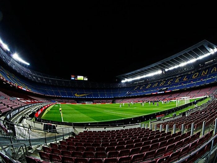 コロナ後、初カンプノウでバルサを撮影　ほぼ無人の寂しさと守護神テア・シュテーゲンのコーチングが凄いワケ＜Number Web＞ photograph by Daisuke Nakashima