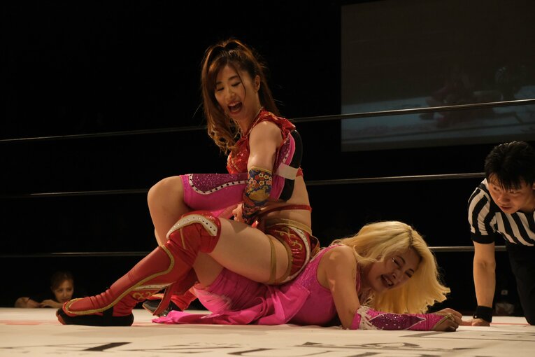 “闘うバービー人形”の急成長…見た目は派手でも練習熱心、Chi Chiをベテラン選手も絶賛「いきなり髪の毛掴んできたからね（笑）」(46)