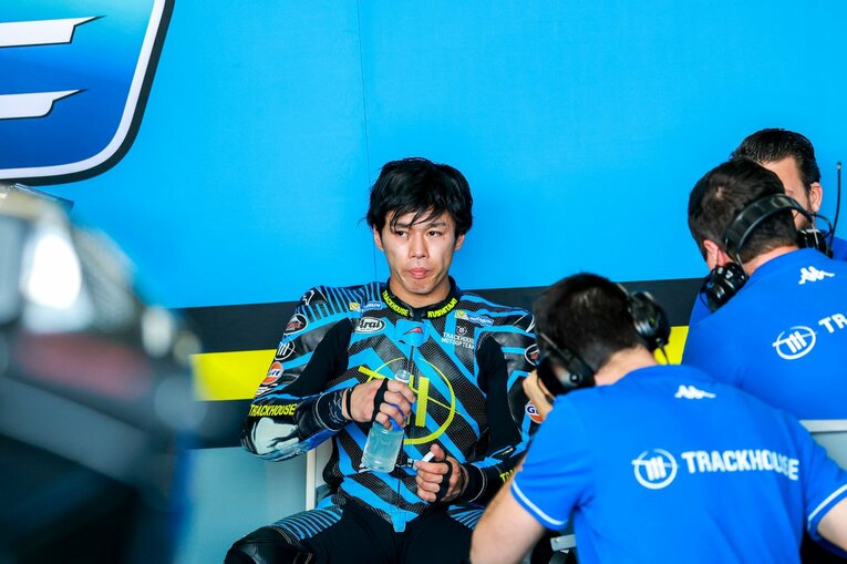 タイでは気温35度ほどの暑さのなか、粛々と周回を重ねた小椋　©Satoshi Endo