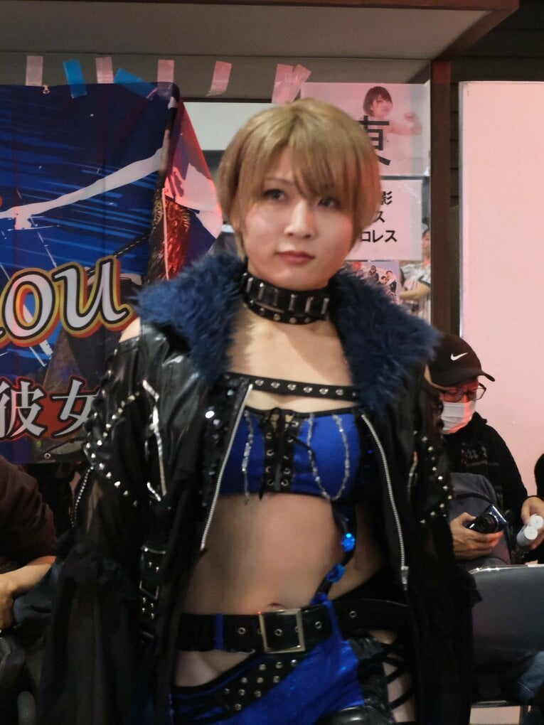 「他では見られない安納サオリだった」人気女子レスラー“3試合出ずっぱり”の凱旋興行に密着「体重が4kg減って…そりゃそうですよね」(72)