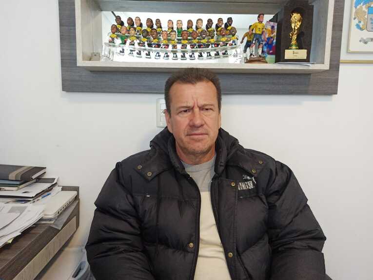 59歳となったドゥンガ。取材当初はちょっと怖そうな表情だったが……　©Hiroaki Sawada