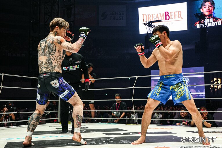 『超RIZIN.5』平本蓮vs.カルシャガ・ダウトベック　©RIZIN FF
