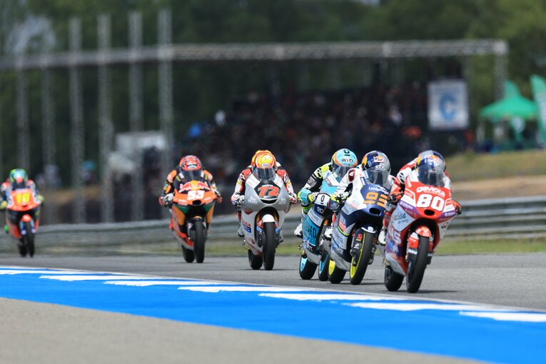 混戦を展開したタイGPでの古里太陽らの走り　©Satoshi Endo