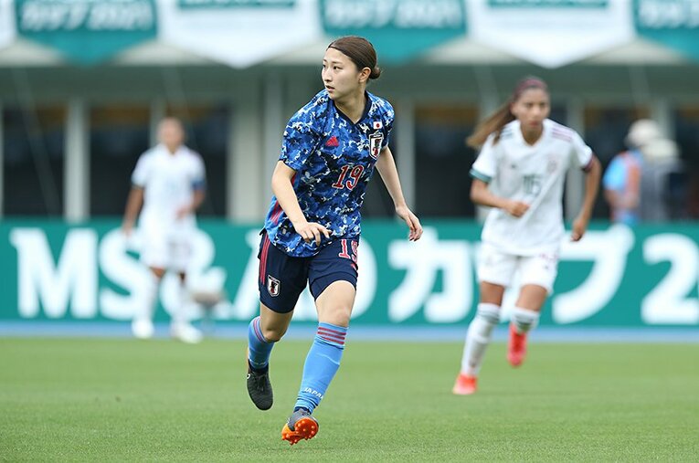 なでしこジャパンの東京五輪メンバー切符をつかみ取った塩越柚歩。23歳は2大会ぶり出場のチームに化学反応をもたらすか ／ photograph by JFA/AFLO