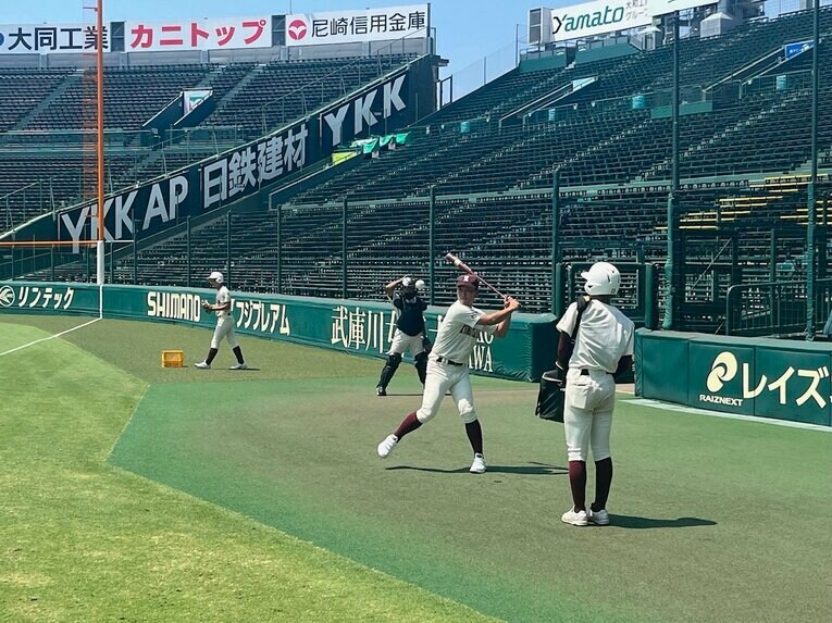 尽誠学園→旭川志峯でコーチを務める27歳の原田／本人提供