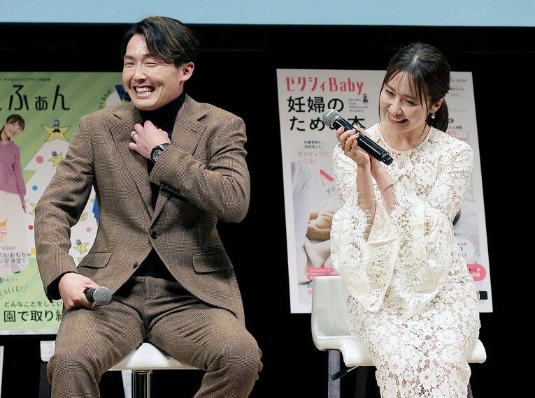 育児雑誌のアワードに夫婦で表彰された源田壮亮と衛藤美彩　©︎Sankei Shimbun