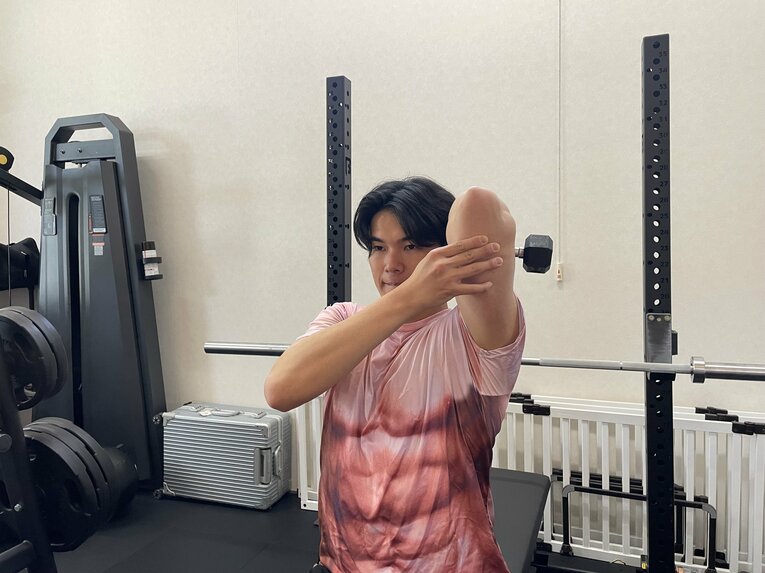 坂本の6つに割れた腹筋！（シャツです）　©Takashi Ishizuka