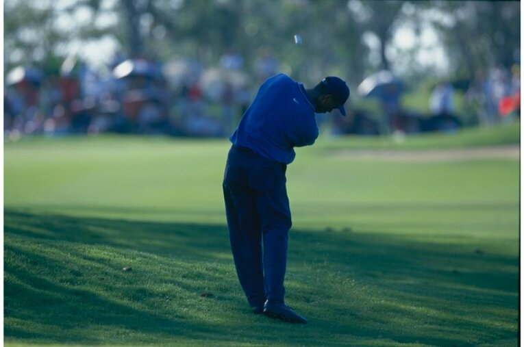 ウッズのスイング　©Sports Graphic Number