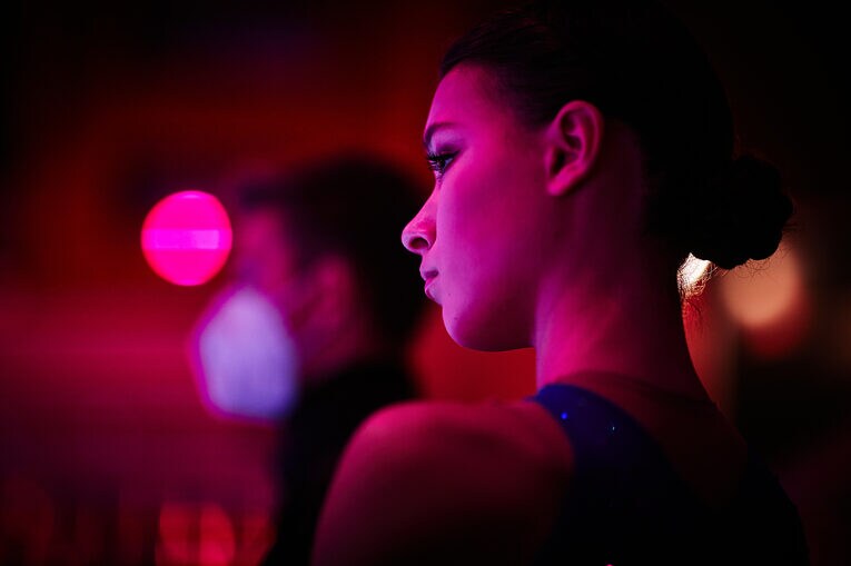 かつて「清楚で地味」だった女王シェルバコワ17歳が見せた妖艶さと凄み…イタリア大会優勝でも気が抜けない〈ロシアの過酷選考レース〉(6)