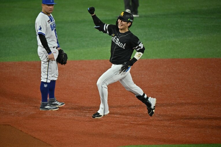第2戦の10回に決勝弾を放った川村友斗。自身にとってプロ2本目のアーチだった　©️Hideki Sugiyama