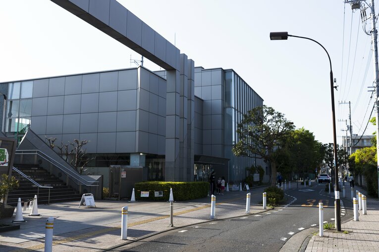 しばらくスポーツセンターの周りを歩いてみたものの……上井草球場の痕跡を見つけることはできなかった