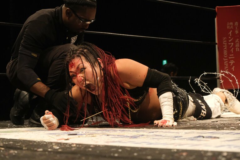 元パティシエが蛍光灯で殴り合い…“デスマッチアマゾネス”山下りなの媚びない魅力「犯罪以外なら何してもいい」 米国で男子相手に王座獲得(80)