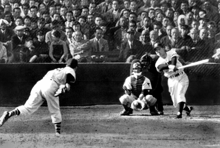 ルーキー・長嶋茂雄から4三振を奪った金田（1958年4月5日）　©Sankei Shimbun