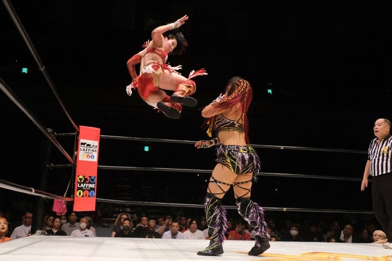 「日本スタイルも出し切った」イヨ・スカイが“WWEでは使えない大技”を…林下詩美が女子プロレス新団体で叶えた夢「今日は紫雷イオが見れた」(30)