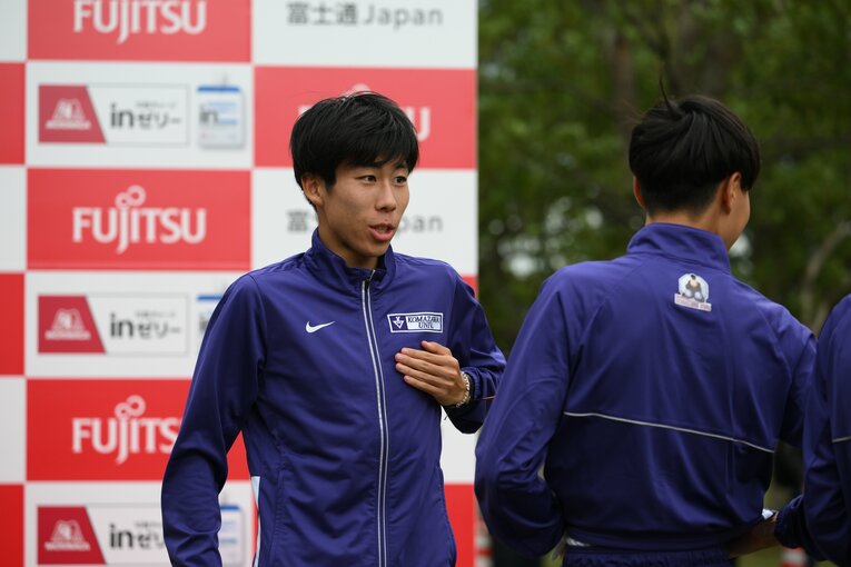 田澤が胸で隠しているのは…　©Nanae Suzuki